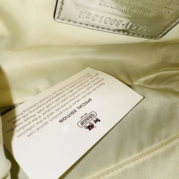 Coach very rare vintage gold sequined poppyNWOT Limited Edition Gift for Her - Picture 8 of 8